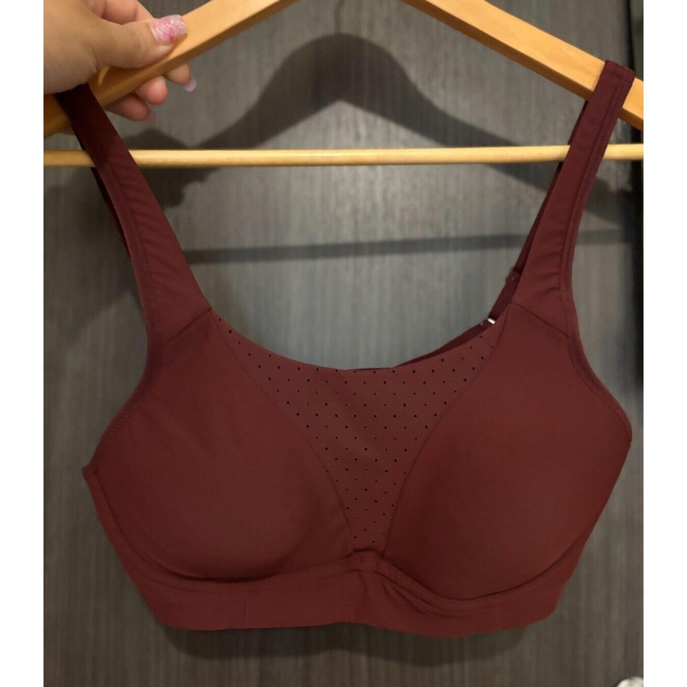 Lululemon Sports Bra Womens‎ 32C red Padded Adjustable Wide Strap Mesh Detailed